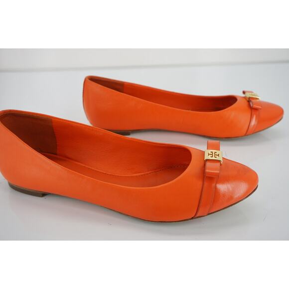 Tory Burch Hugo Pointy Toe Ballet Flats SZ 5.5 New Tiger Lily Leather Gold Logo - Picture 4 of 11